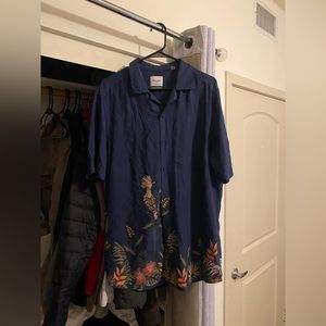 Men’s XL ‘ONLY & SONS’ blue button down